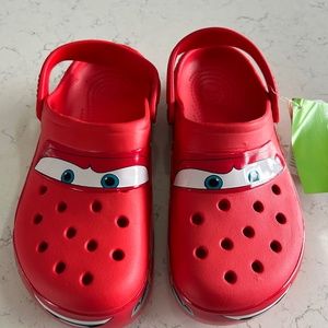 NWT Crocs Lightning McQueen Size 6 men’s/8 women’s